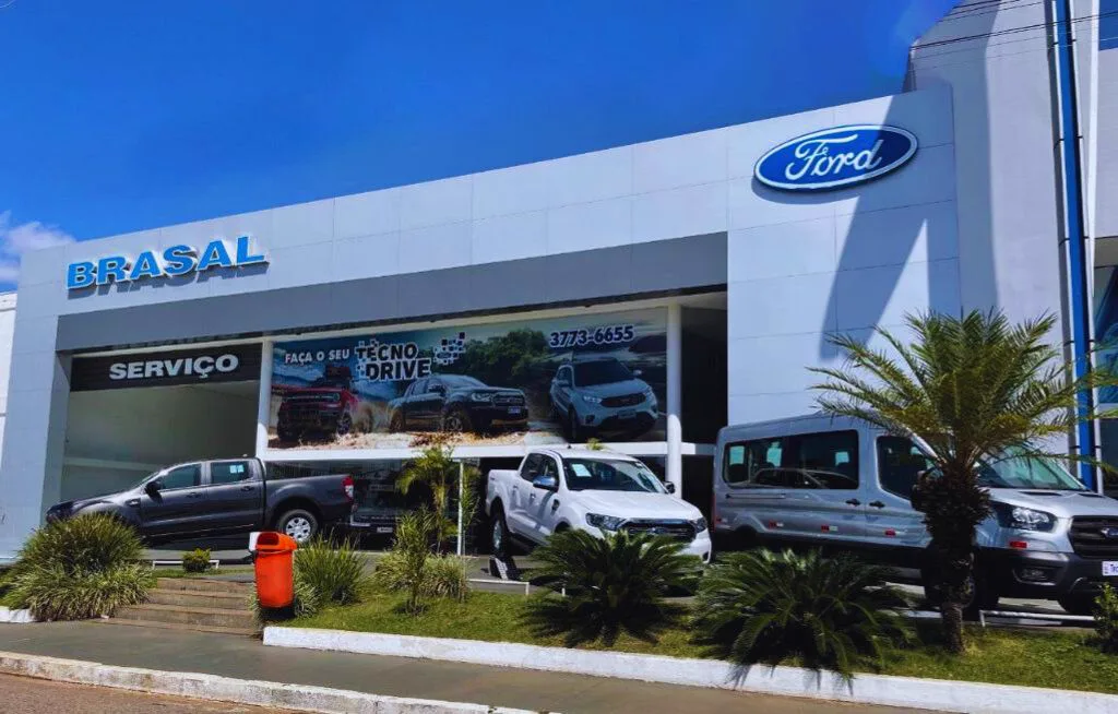 Fachada da concessionária Brasal Ford